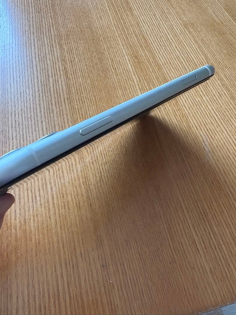 Apple iPhone 11 ホワイト　SIMフリー