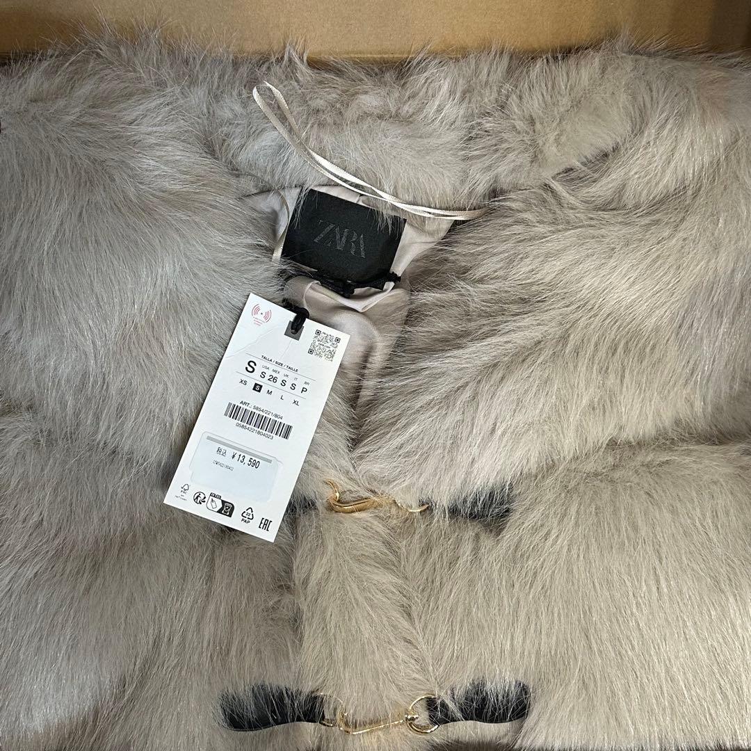 ZARA ショートフェイクファーコート トグルボタン Sサイズ パールグレー