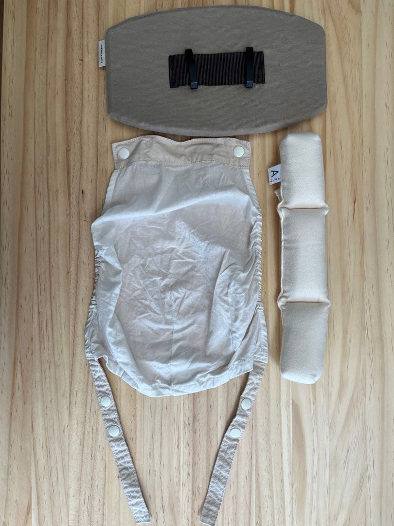 sun&beach 抱っこ紐　OM-1 メッシュ　ベージュ　腰パッドあり