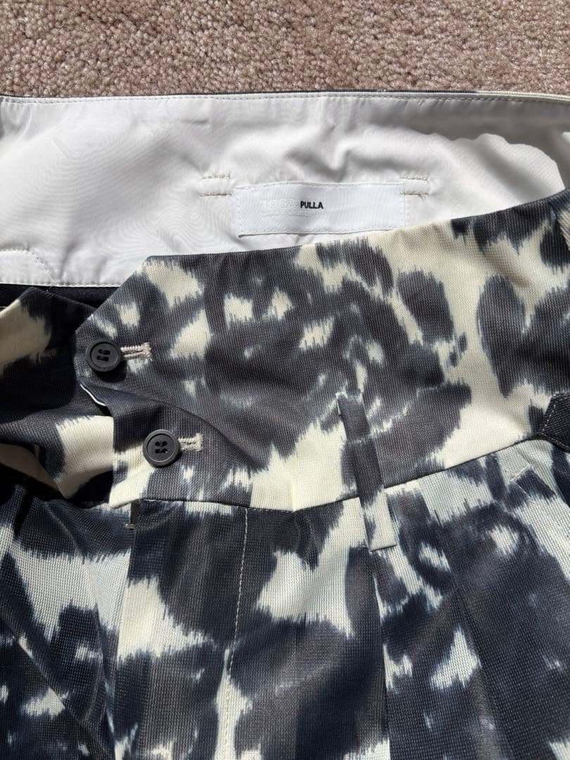 【TOGA PULLA】ポリエステルメッシュプリント ショートパンツ