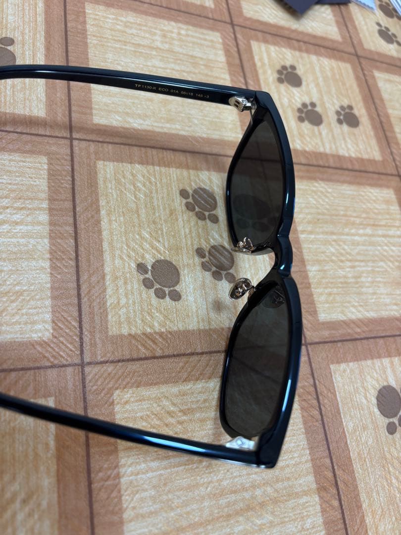 未使用 トムフォード サングラス TF1130-K ECO 01A 付属品完備