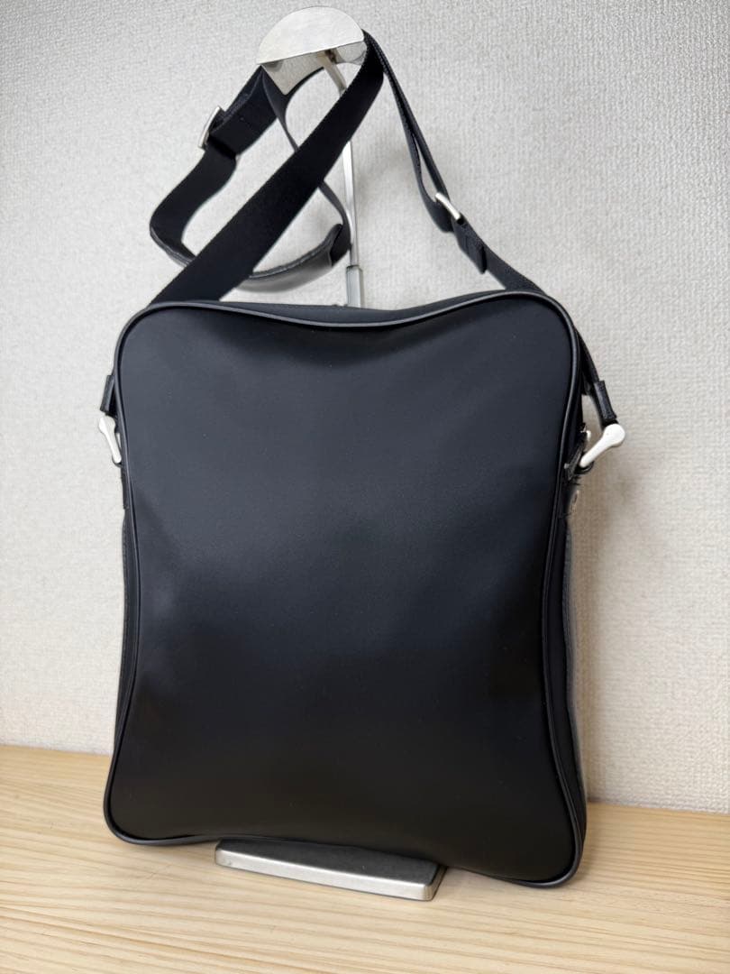 超美品✨ BURBERRY バーバリー　ショルダーバッグ　黒　A4収納　ナイロン