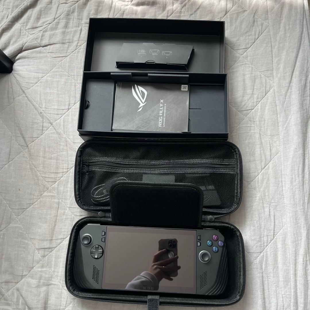【美品】【ほぼ未使用】ROG Ally X ゲーミングデバイス 本体　ケース付き