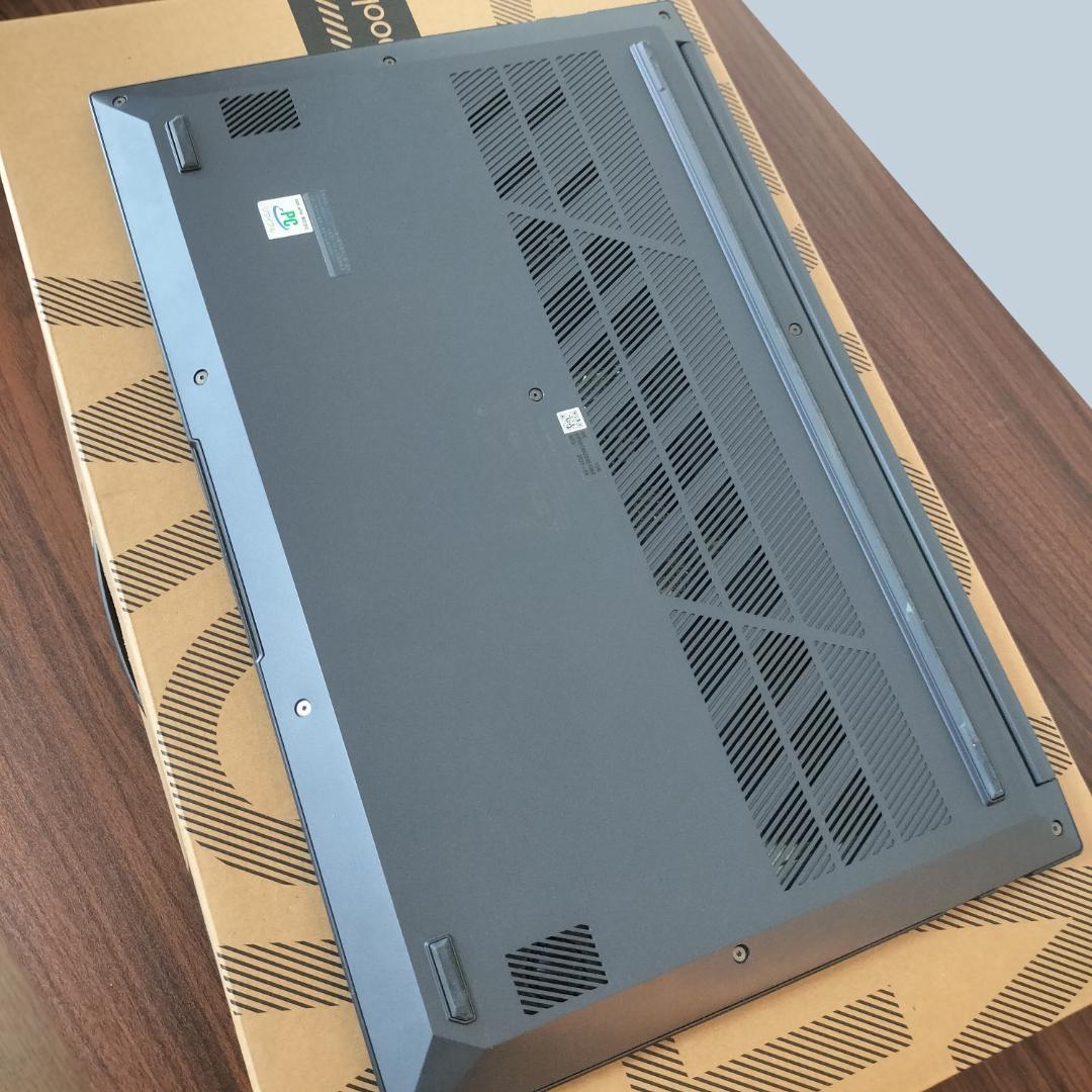 超美品 ASUS Vivobook Pro 15 OLED / GPU搭載モデル