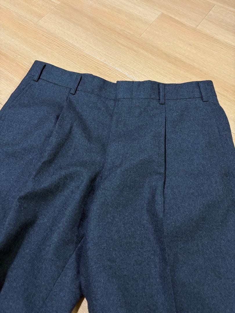 未使用に近い　バーバリーロンドン　ラムウール　フランネル　ワンプリーツ　88