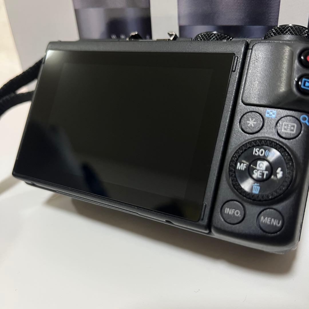 【極美品】Canon EOS M3 ブラック ダブルレンズキット バッテリー２個