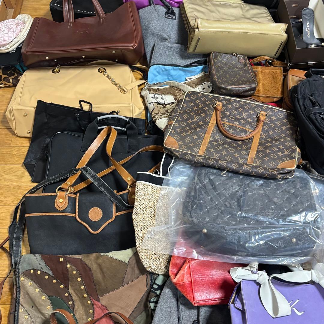 バッグ　まとめ　大量　130点以上　良品　ルイヴィトン　PRADA バレンシアガ