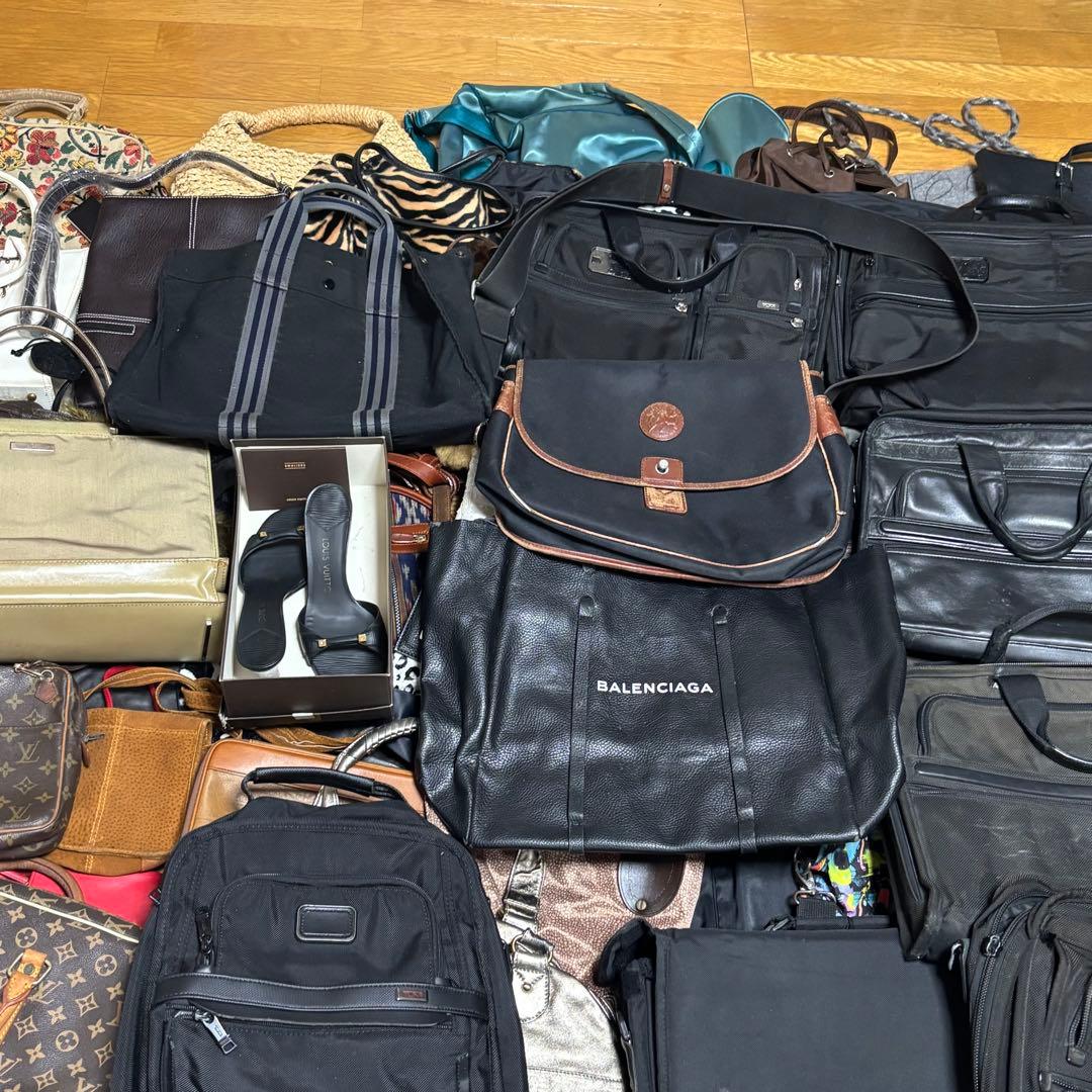 バッグ　まとめ　大量　130点以上　良品　ルイヴィトン　PRADA バレンシアガ