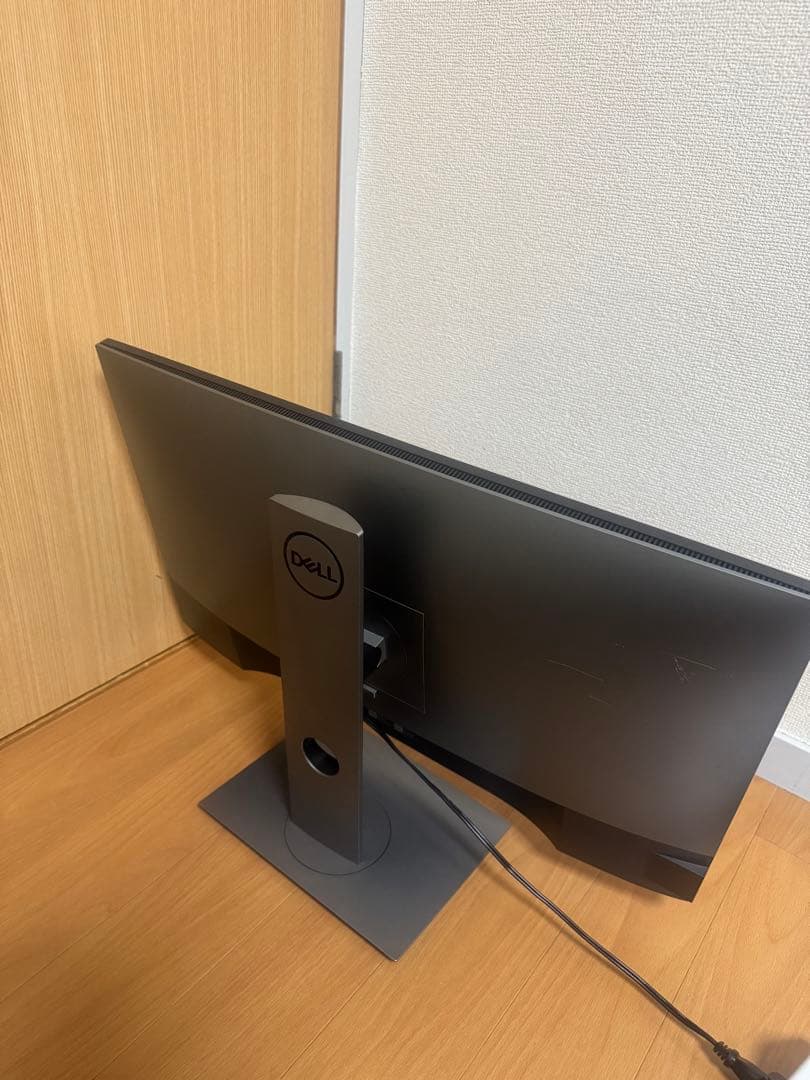 DELL U2720QM 4Kモニター　4Kディスプレイ　2020年　27インチ