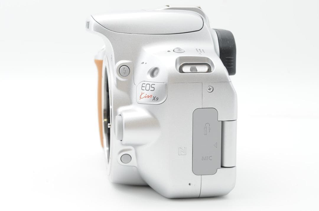 ●新品クラス⑦●春のSALE● Canon EOS Kiss x9 ダブルレンズ