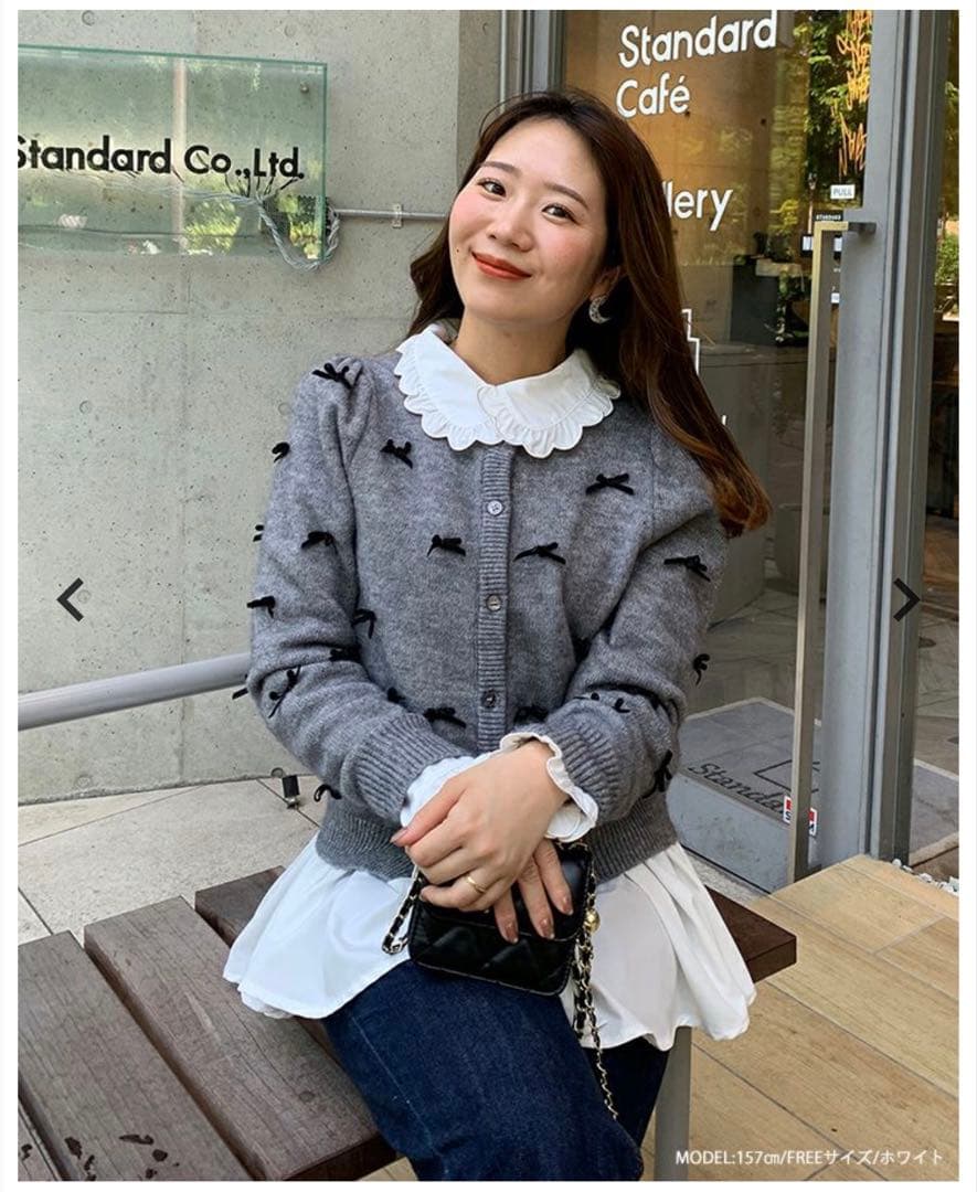 試着のみ！fitmoreホワイト フリル付きAラインシャツ