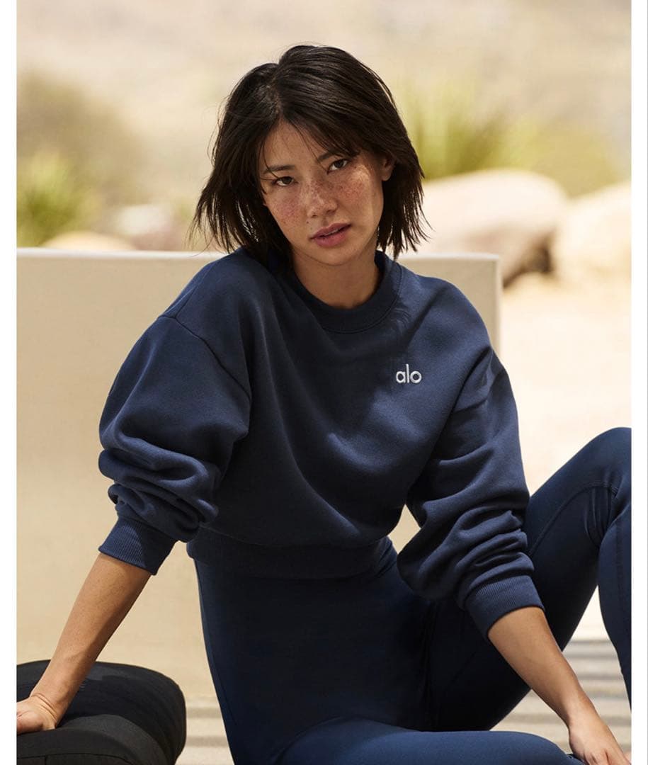 正規品　alo クロップド Accolade クルーネック トレーナー ネイビー