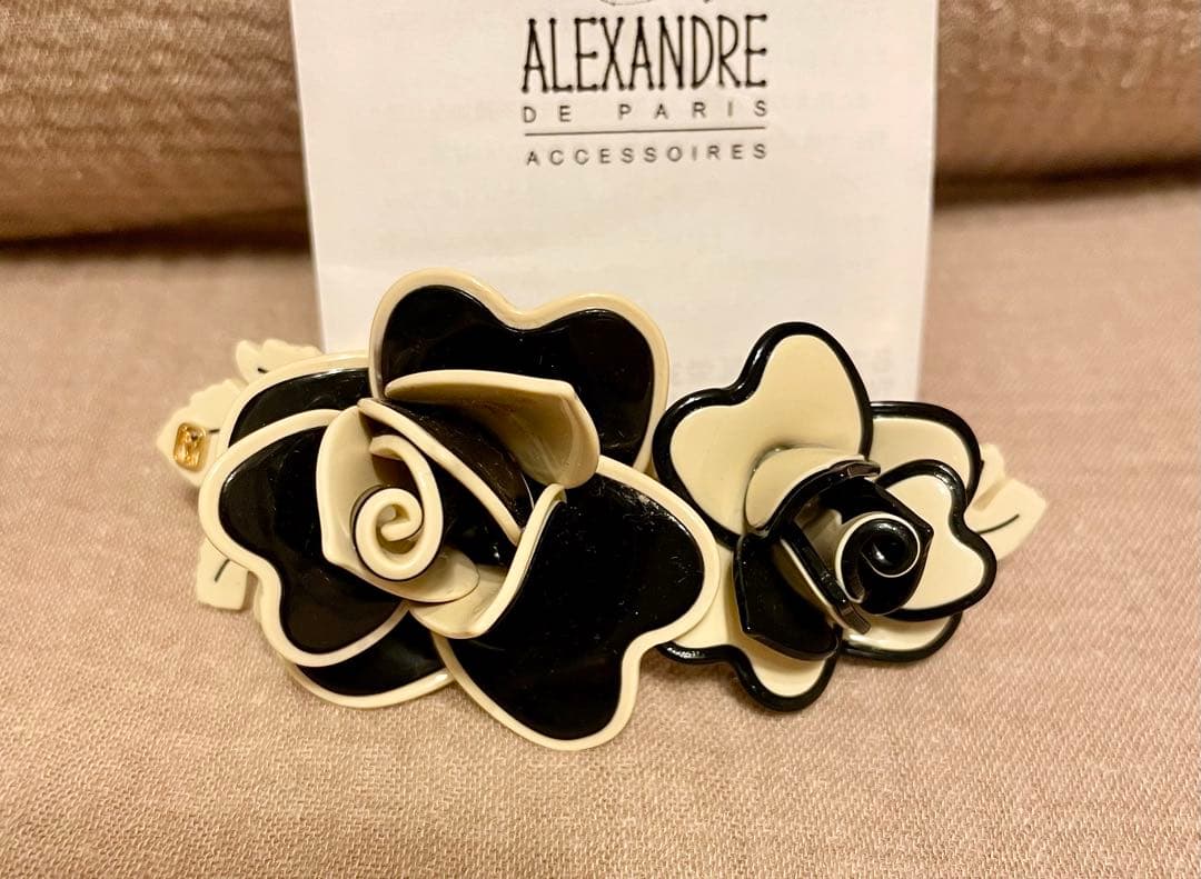 ALEXANDRE DE PARIS 花モチーフ ヘア　バレッタ　黒