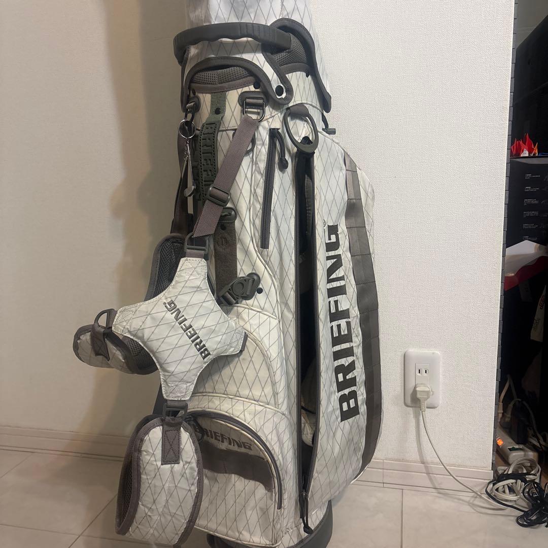 BRIEFING ゴルフバッグ・キャディバッグ ホワイト　ベッドカバー