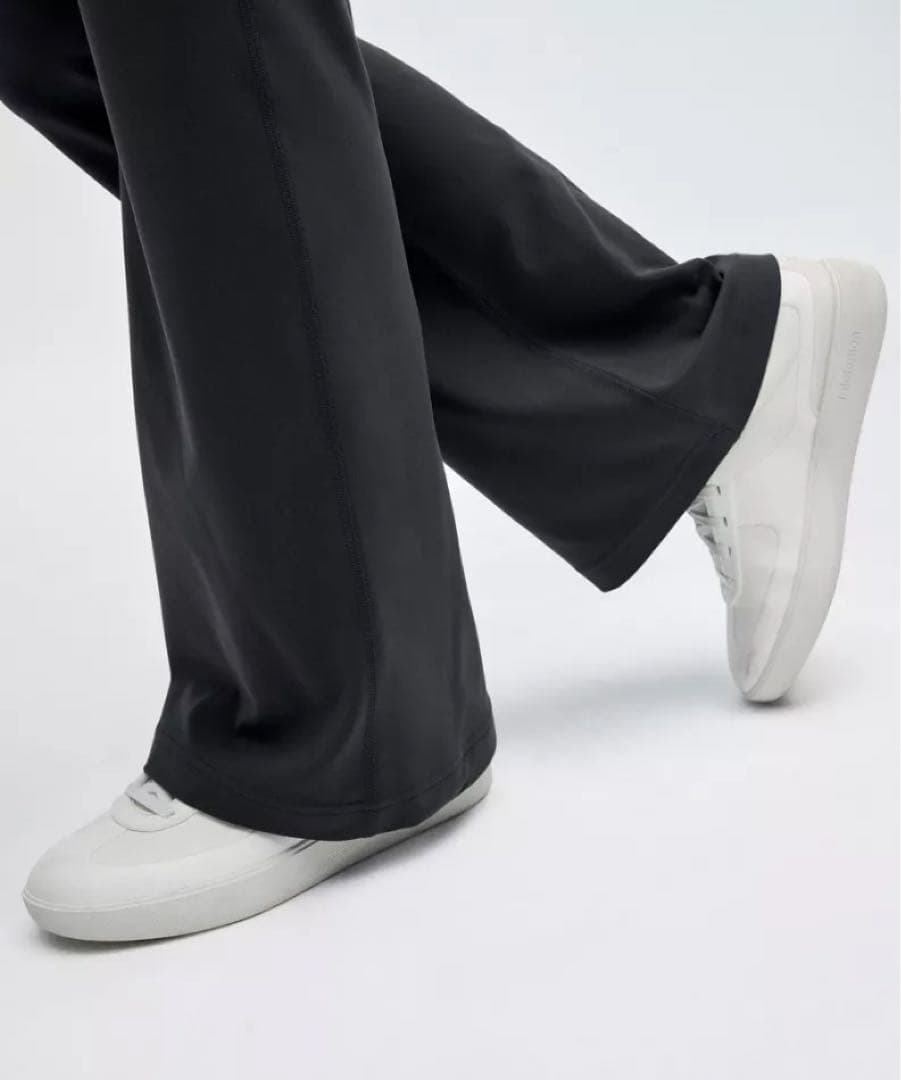 ルルレモン　フレアパンツ Nulu アジアフィット　グレー　M