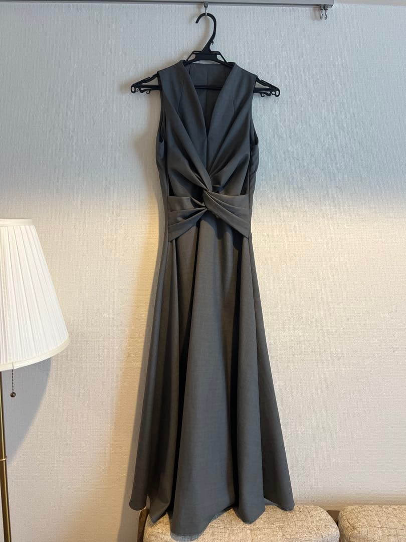 美品【anuans】ツイストギャザーワンピース グレー