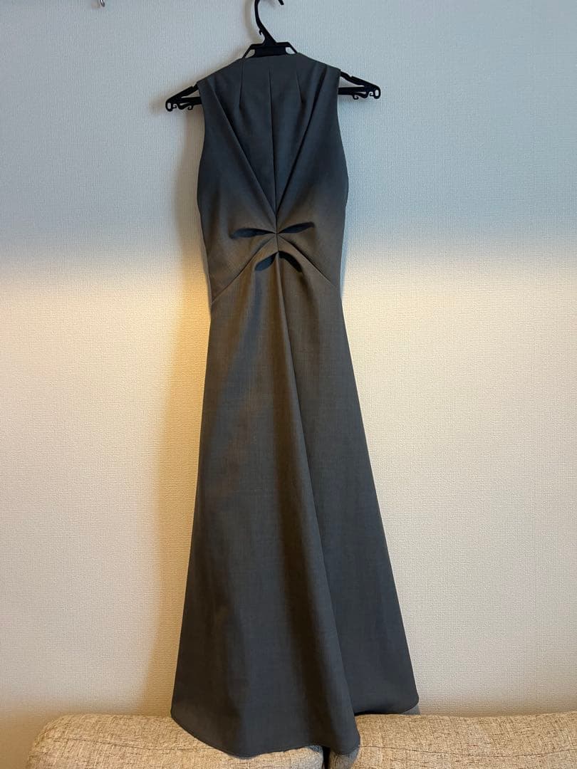 美品【anuans】ツイストギャザーワンピース グレー