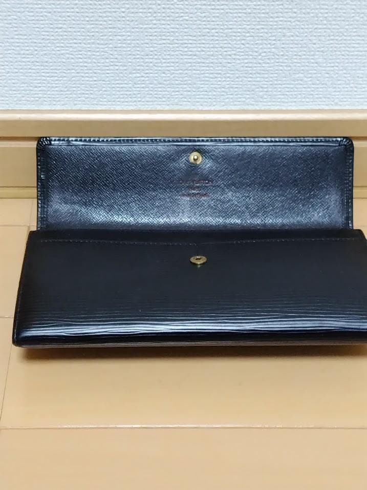 【送料無料】ルイヴィトン エピ 長財布 ブラック LOUIS VUITTON