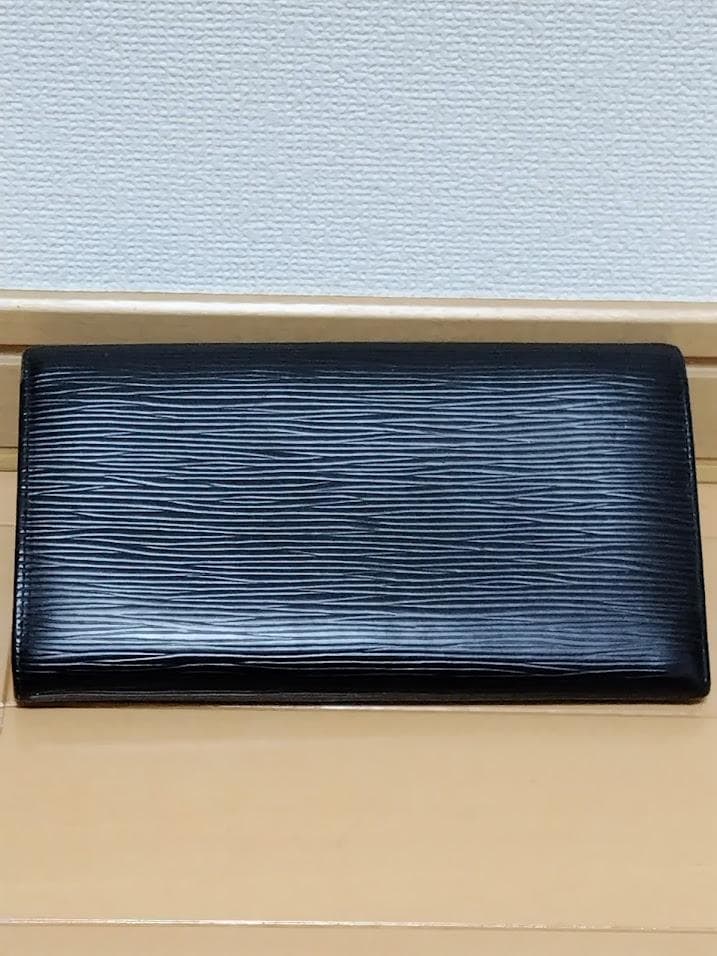 【送料無料】ルイヴィトン エピ 長財布 ブラック LOUIS VUITTON