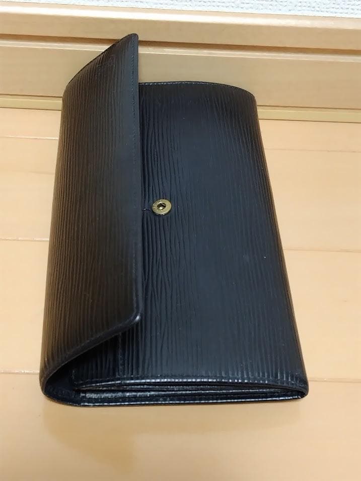 【送料無料】ルイヴィトン エピ 長財布 ブラック LOUIS VUITTON