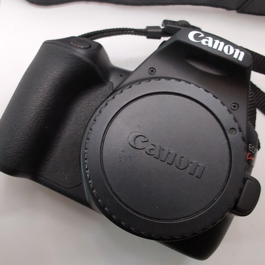 ほぼ新品Canon EOS kiss X10 ボディのみ シャッター1000以下