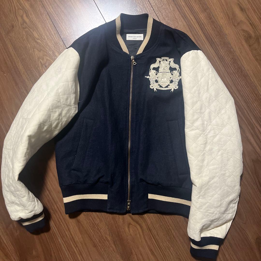DRIES VAN NOTEN 刺繍入りネイビーとアイボリーのスタジャン