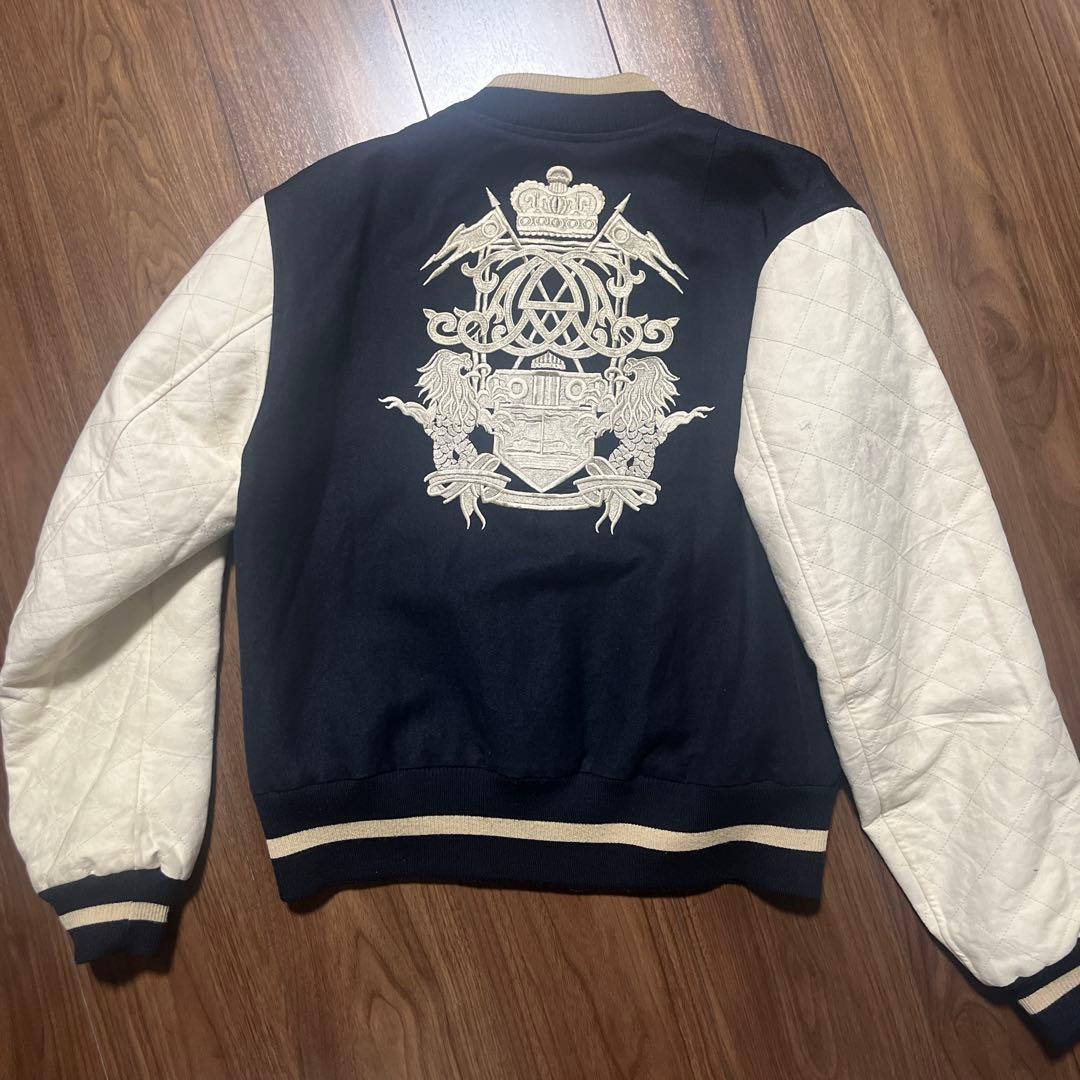 DRIES VAN NOTEN 刺繍入りネイビーとアイボリーのスタジャン