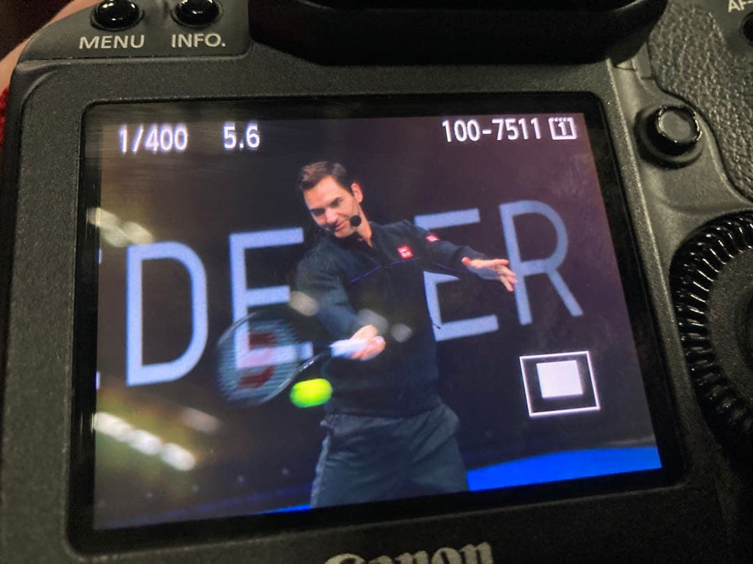 ロジャーフェデラー　直筆サイン入りボールRoger Federer signed