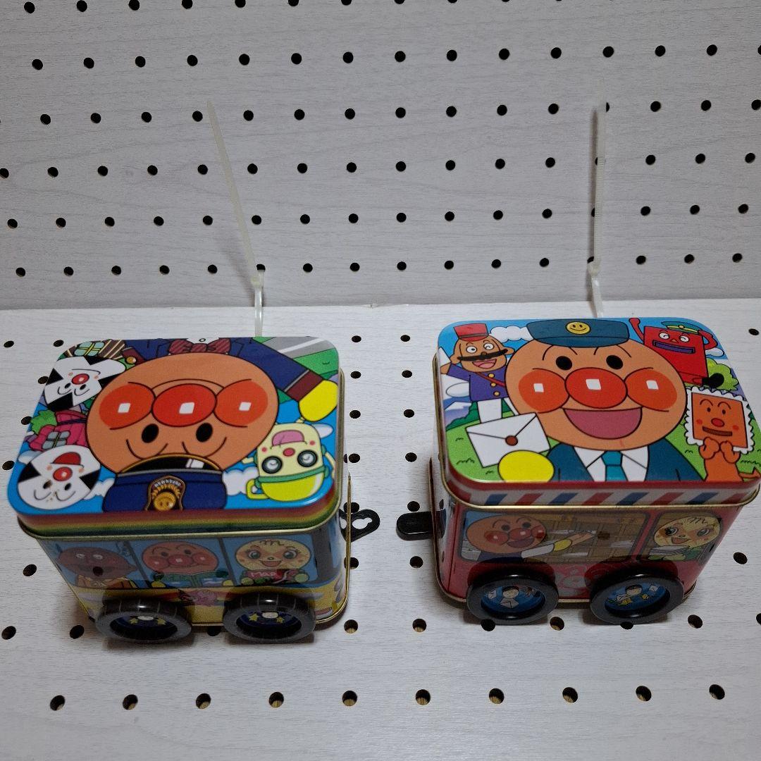 アンパンマンはたらく車　6台&連結小物入れ