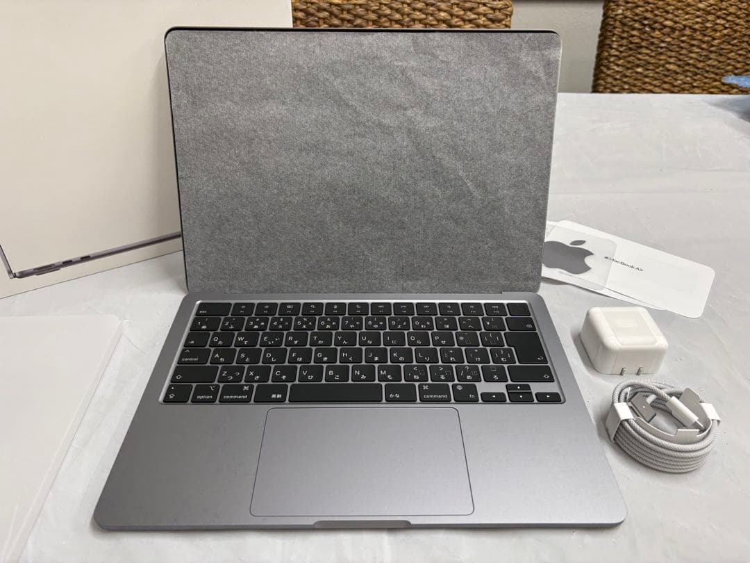 【新品未使用】Apple MacBookAir M2 8GB SSD256GB