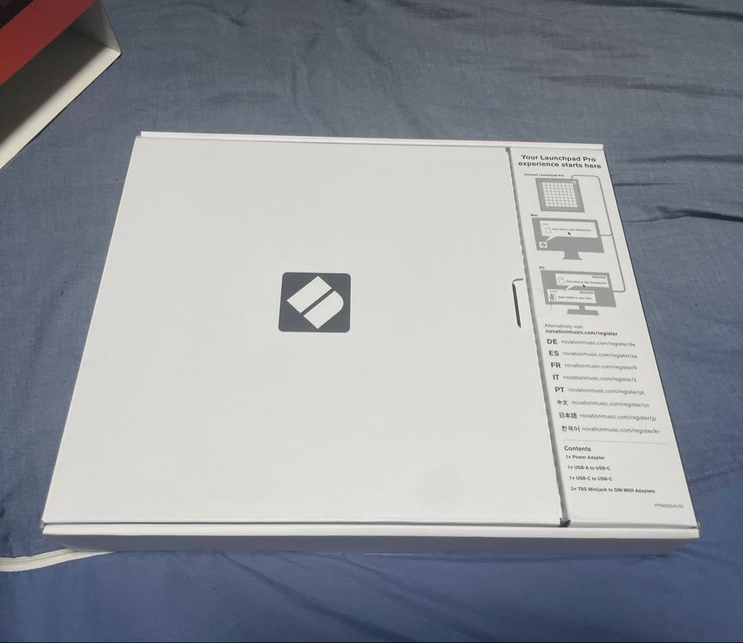 Novation Launchpad Pro MK3 MIDIケーブル付き