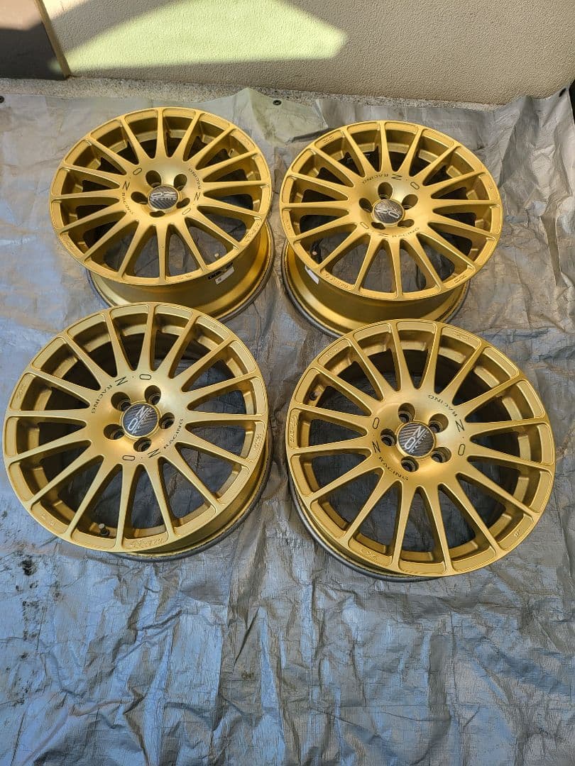 希少 OZ スーパーツーリズモ GT EVO 17インチ ゴールドホイール