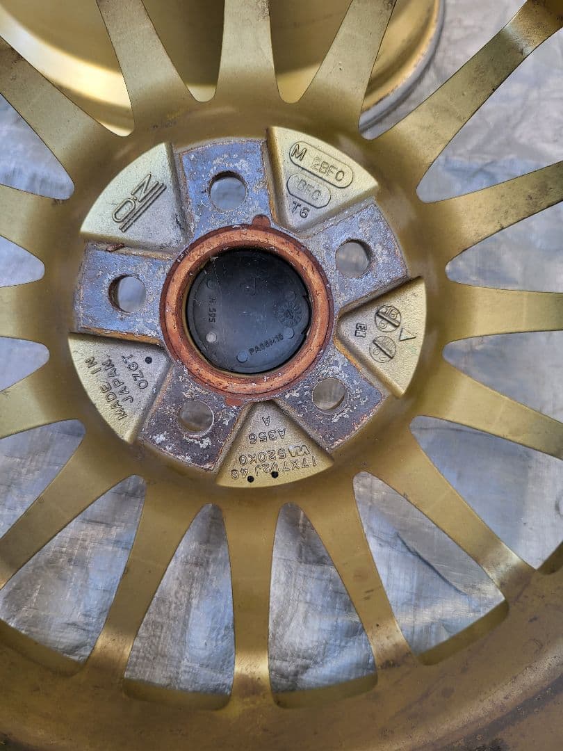 希少 OZ スーパーツーリズモ GT EVO 17インチ ゴールドホイール