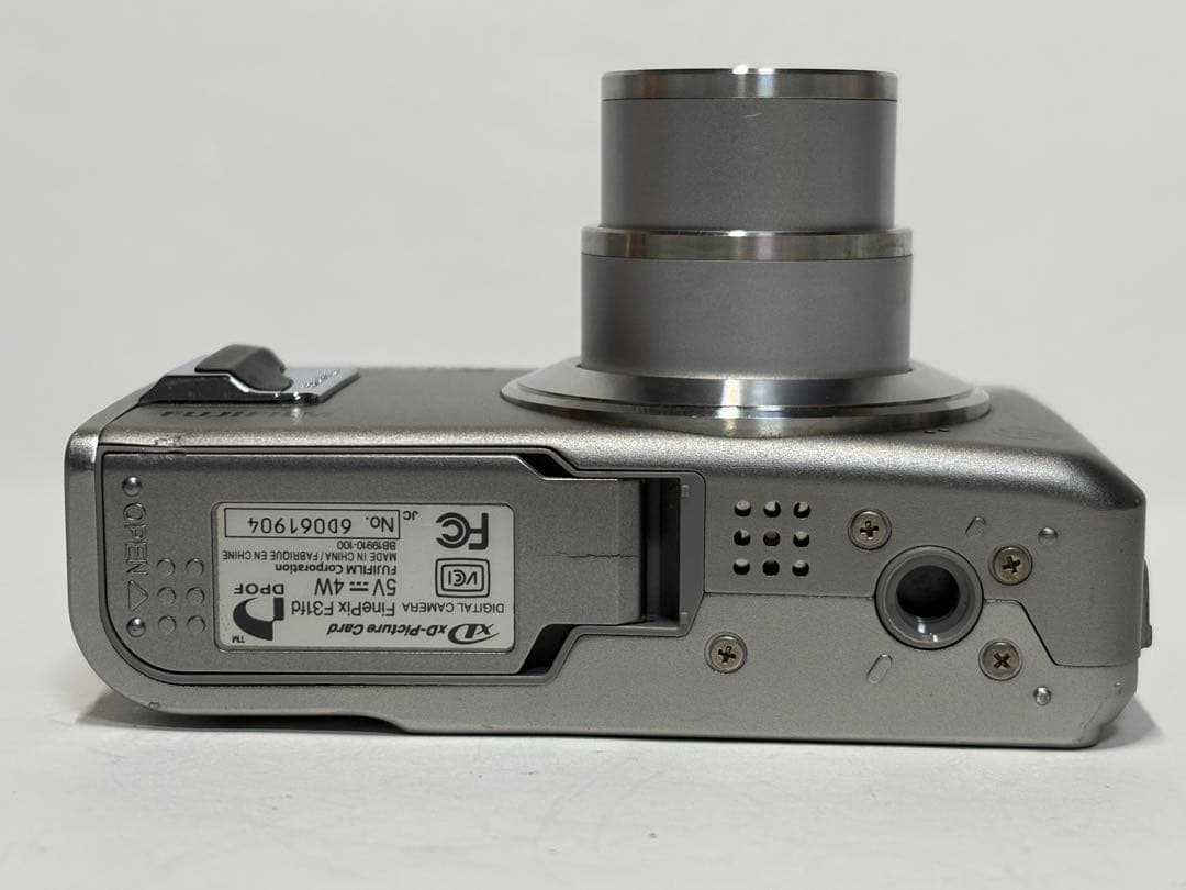 Fujifilm FinePix F30fd コンパクトカメラ コンデジ