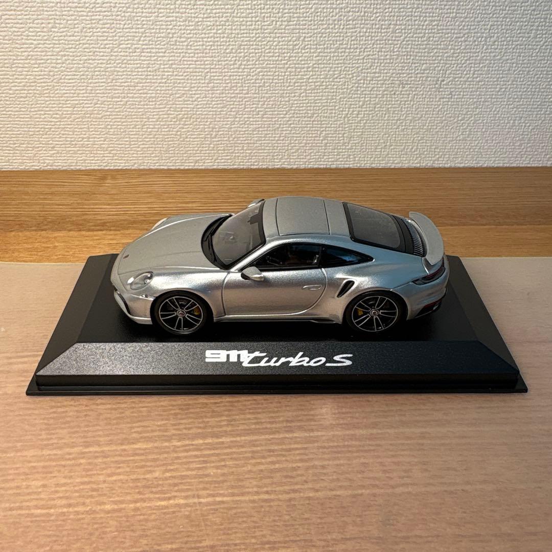 ミニチャンプス　ポルシェ 911 Turbo S 1/43 ミニカー シルバー