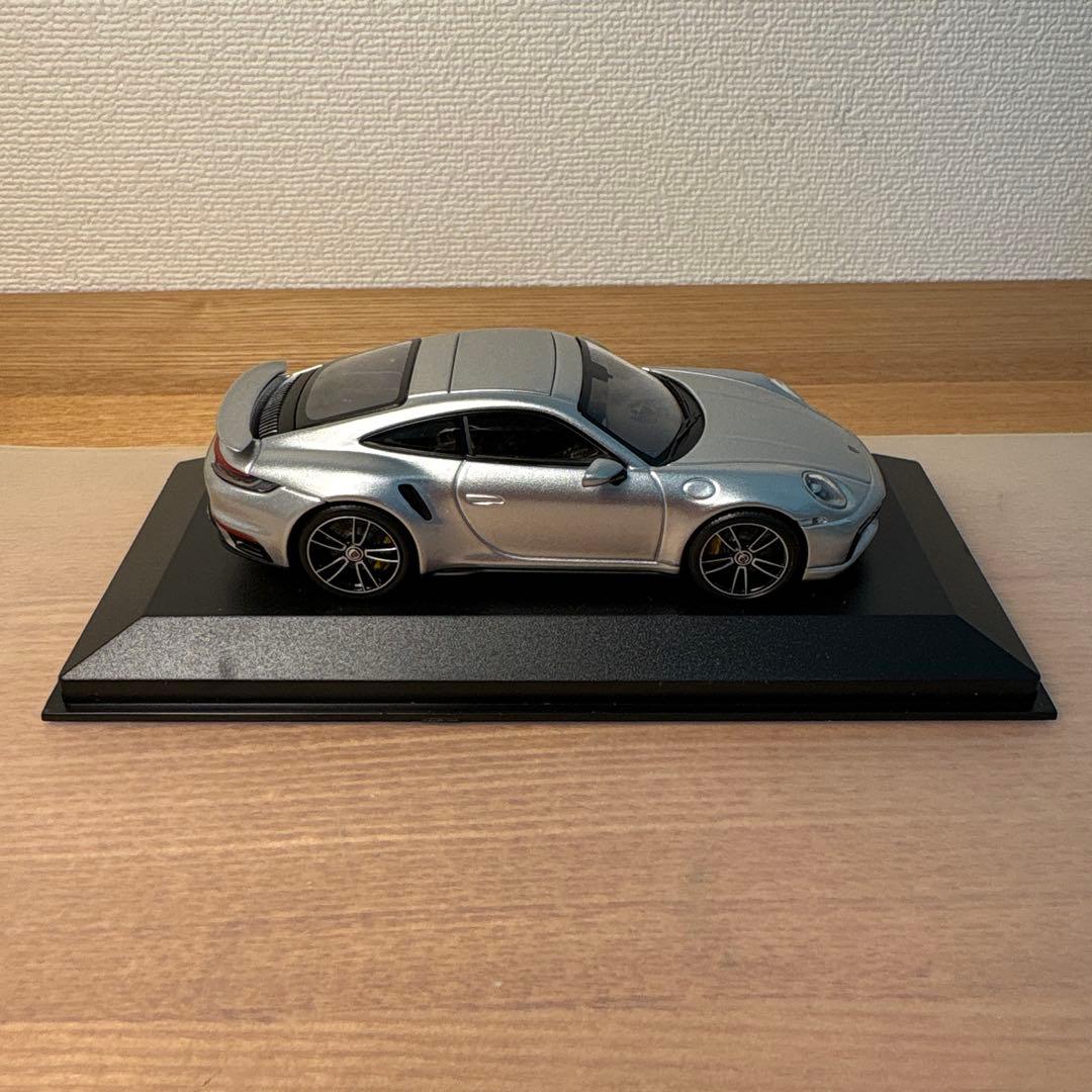 ミニチャンプス　ポルシェ 911 Turbo S 1/43 ミニカー シルバー