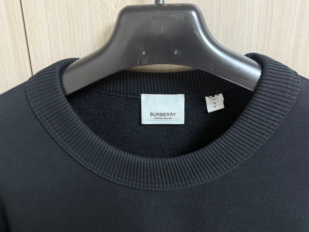 バーバリー　Bロゴ＆スターパッチ　スウェット　トレーナー　ブラック