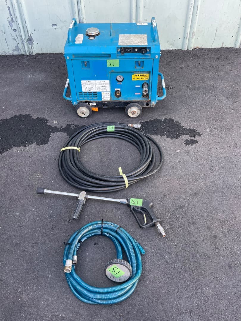 （ツルミ）セル付きエンジン高圧洗浄機防音　ガン・高圧ホース・給排水ホースセット