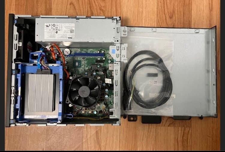 【送料込】ディスクトップパソコン　　DELL OPTIPLEX 3040
