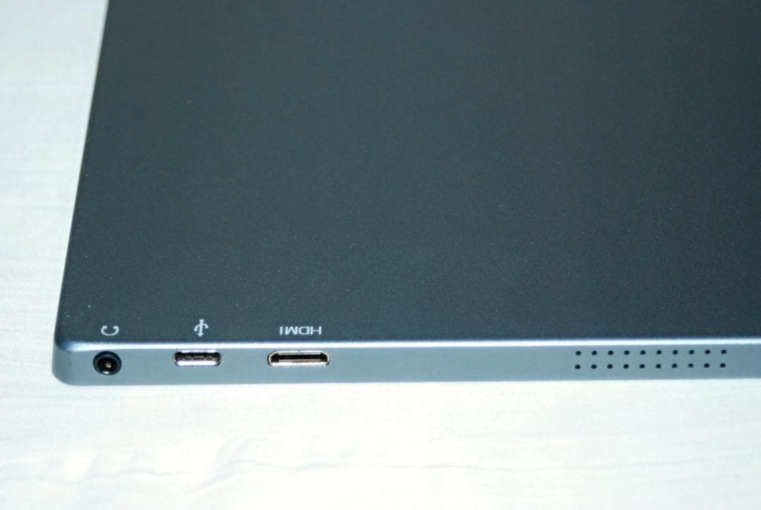 Lepow Z1 15.6インチモバイルディスプレイ