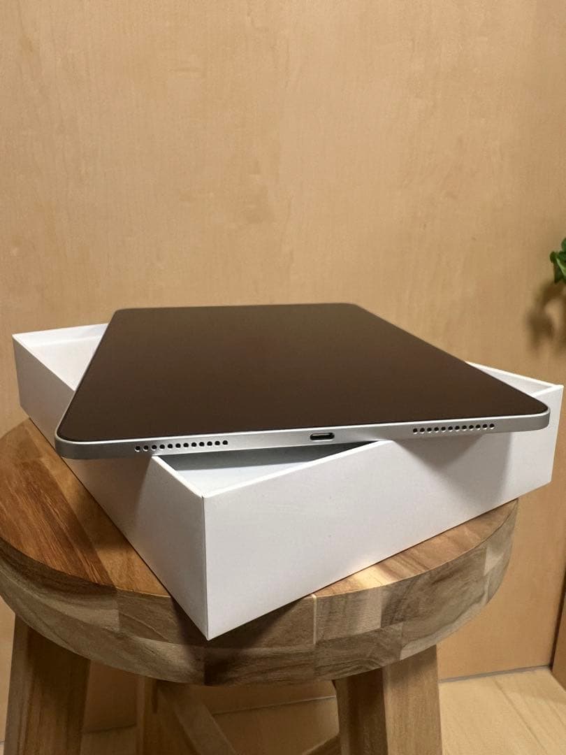 Apple iPad air 第4世代　シルバー本体　Wi-Fi 64GB