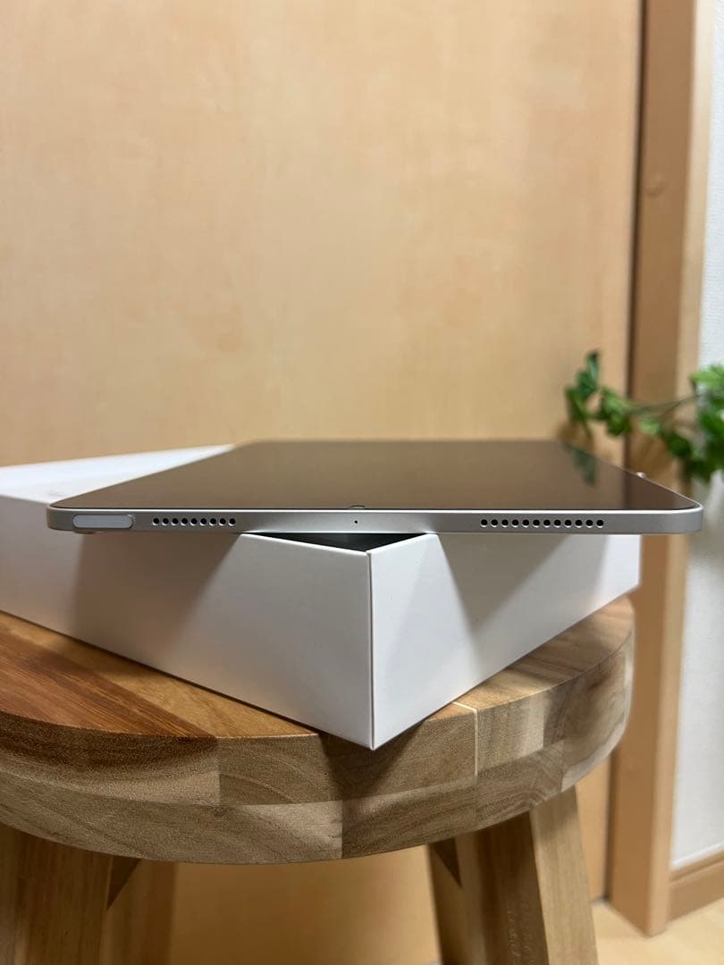 Apple iPad air 第4世代　シルバー本体　Wi-Fi 64GB