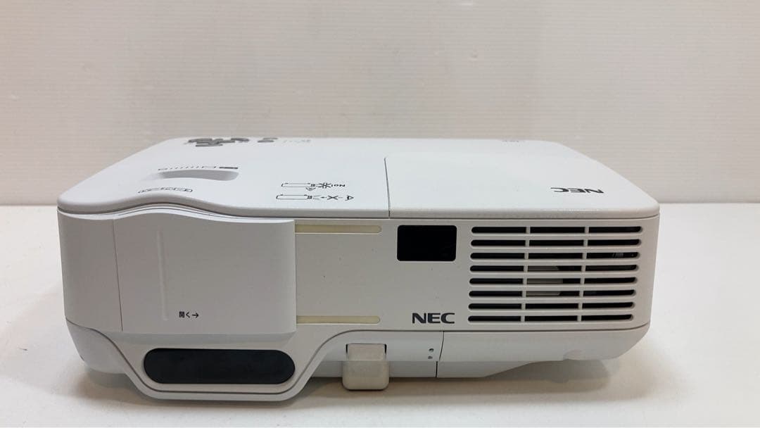 NEC プロジェクター　NP53