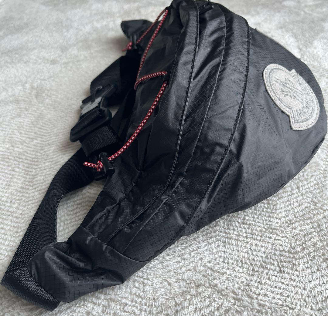 MONCLER and wander ボディバッグ