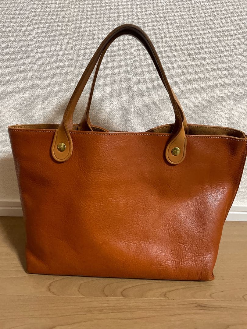 イルビゾンテ　レザートートバッグ