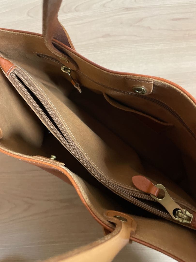 イルビゾンテ　レザートートバッグ