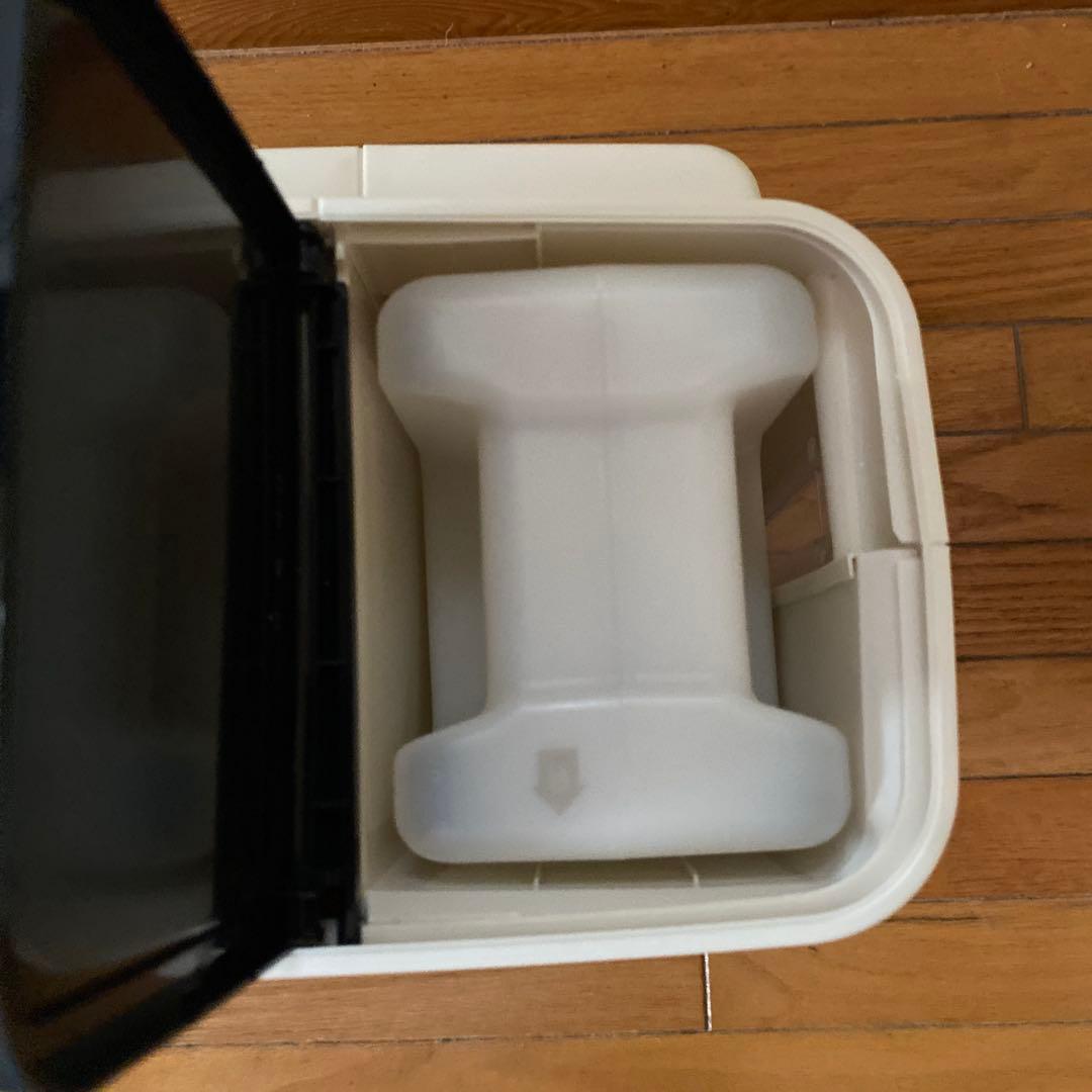 極美品　IRIS OHYAMA セラミックファンヒーター PCH-HM12B-W