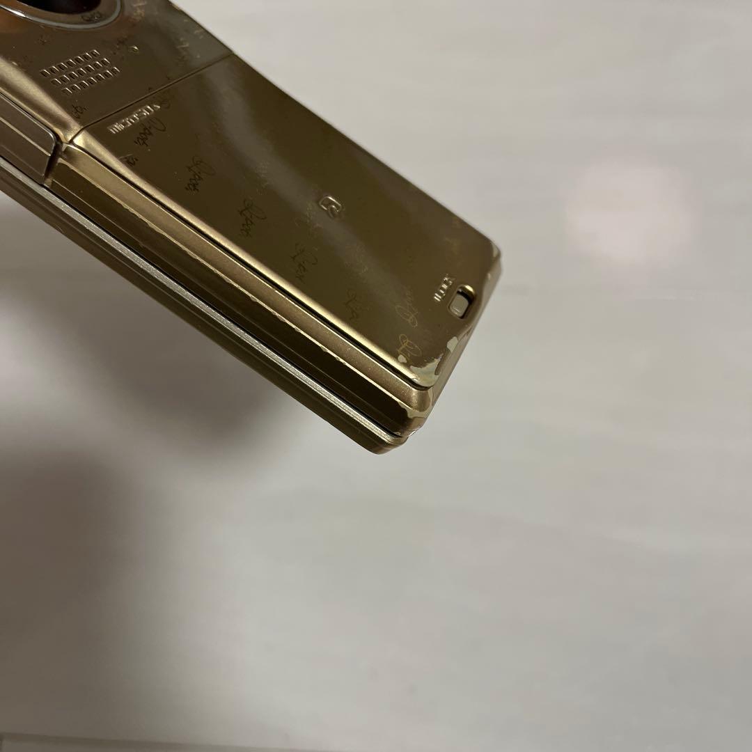 携帯電話本体 Q-pot.Phone SH-04B