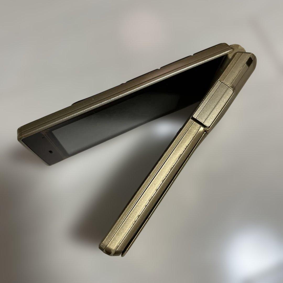 携帯電話本体 Q-pot.Phone SH-04B