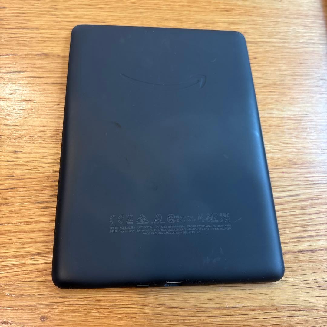 Kindle Paperwhite第11世代 8GB 広告あり　ケース付き